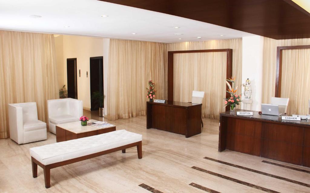 The Chevron Hotel Bangalore Extérieur photo